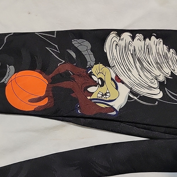 4 Loony Tunes Silk Ties - 1 set - Picture 5 of 6